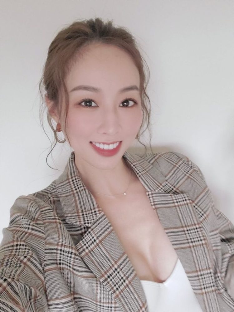 1603773930306-a2e102d2371f4f389d2b5c7f283044c0-800x1067