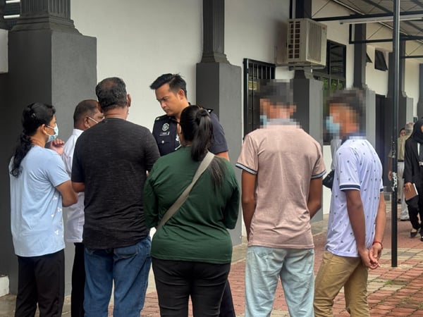 251029CMKfb61b-ST251028MD01-Pukul-Orang