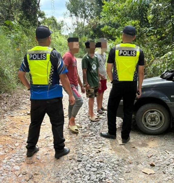 2ec2964d-a23d-4014-9282-35d8425cca12-696x928