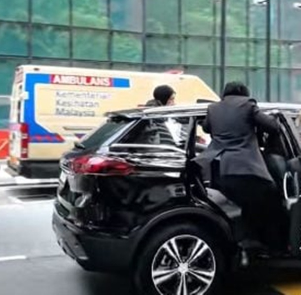 e4be9be6989fe6b4b2e7bd91efbc9ae88bb1e5a7bfe9a392e788bde79a84e5a5b3e8ada6e68aa4e98081e4b89ce79b9fe5b3b0e4bc9ae5a496e5aebeefbc8ce5b195