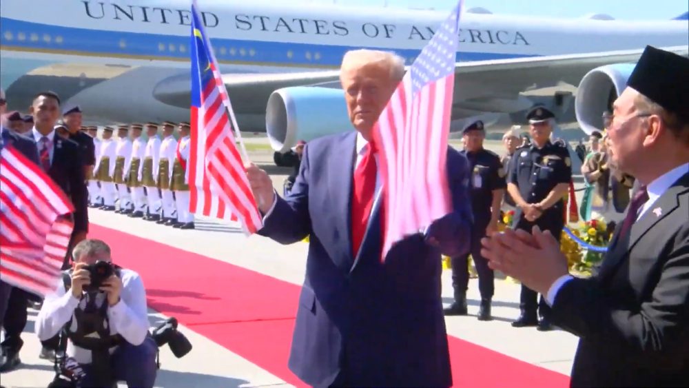 trump_arrival_malaysia_10-26-25_2025_10_26_12_41_05