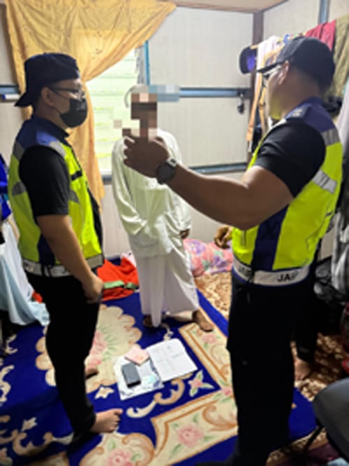 251111CMKfb58c-KT251110PA02-Jemaah-Nur-Ahmad-Istana-Pelangi