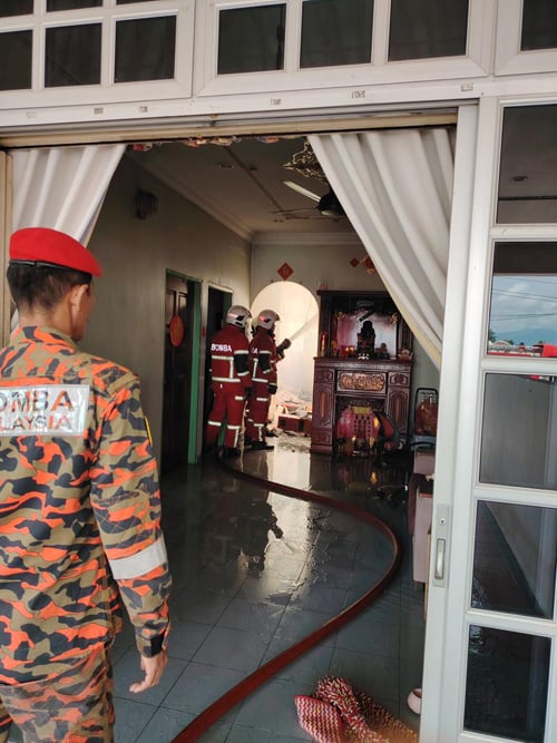 251115CMKfb64g-Kitchen-Explosion