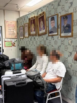 3e697a5e69cace794b7e5ad90e8978fe6af92e585a5e5a283e8a2abe68d95e3808012e585ace696a4e58fafe58da1e59ba0e5b882e580bc240e4b887e8a2abe8b5b7-2-300x400