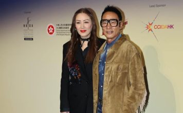 70岁任达华反应神速 现场突遭绊倒翻筋斗