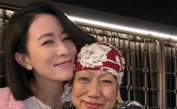 Man姐化身孝顺女 佘诗曼晒母女合照