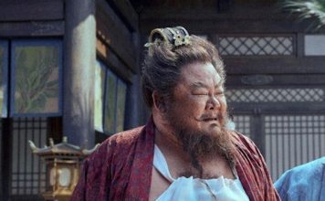 男星脸上黑斑变大三倍 网民怀疑健康亮红灯