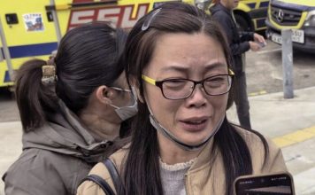 香港宏福苑大火 妈妈痛哭:孩子好不容易才有