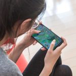 少女被没收手机 竟割喉弑母还放火烧家