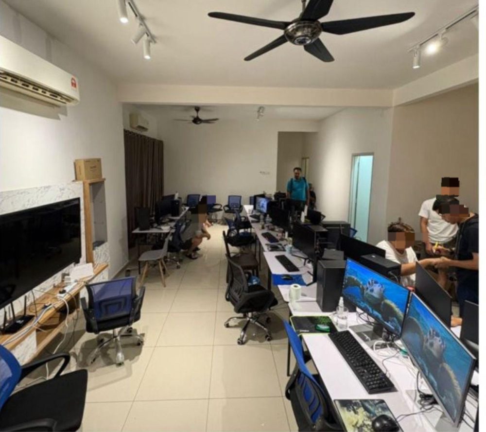 WhatsApp_Image_2025-11-06_at_11.03.00_AM