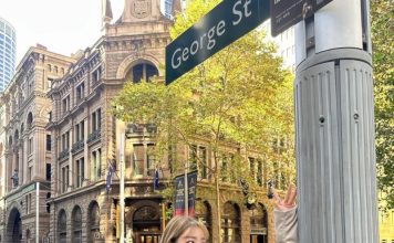 陈冠希旧爱度假大解放 大秀火辣身材