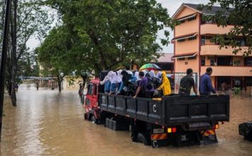 教育部启动“雨伞行动” 护送SPM考生应考