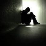 男遭囚凌虐逼「射满一杯子」 嫌犯逃亡九年终落网