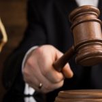 当庭要少年下跪自搧耳光 法官遭重判撤职停用