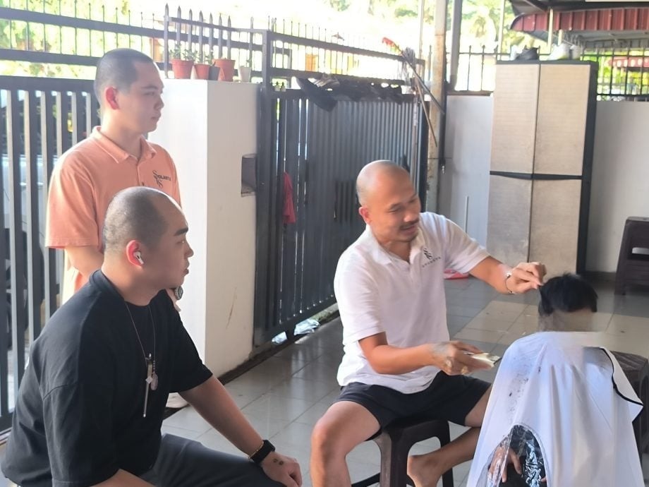 temp_1763899559_efbc88e5b7b2e7adbee58f91efbc89e585a8e59bbdefbc9ae6af8de68ea7e8af89e584bfe8a2abe589aae59d8fe58f91e59e8b-e79086e58f91e5ba974e4babae58983_marked1763899559