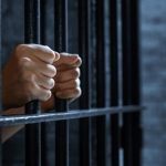 19名狱警涉贪腐 囚犯请女模入狱“侍寝”