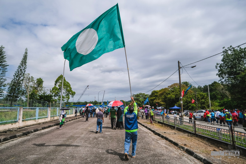 05112022_-_Penamaan_Calon_Parlimen_Permatang_Pauh_-PAS_flag_-_ABDUL_RAZAK_LATIF_28_(1)