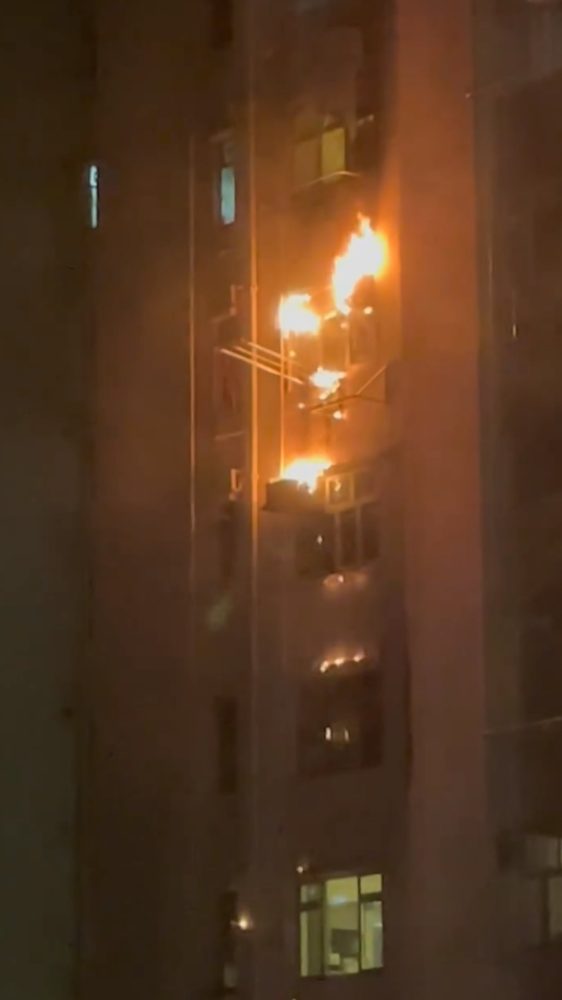 1073886803779391488728430