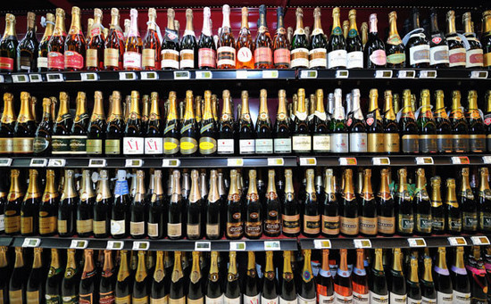 135565_0000067c3-french-supermarket-champagne