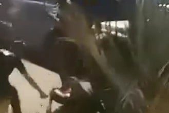 帮派黑夜街头乱斗 男子遭重击倒地身亡