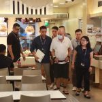 争用厕所一拳打死人 华裔男嫌今押回现场