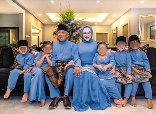 251206CMKfb60h-GN251205WPK18-Bung-Moktar-Wife