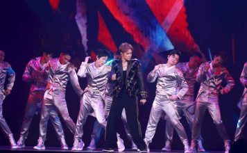 罗志祥舞跳一半不爽了 怒喊粉丝:我在表演耶