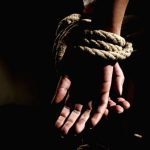 少年被直播虐杀焚尸 母看影片当场心碎崩溃