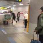 台湾捷运随机伤人案 男子挡刀换来百人逃生