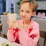 9岁抗癌小网红离世 妈妈含泪发文房门永远为你开