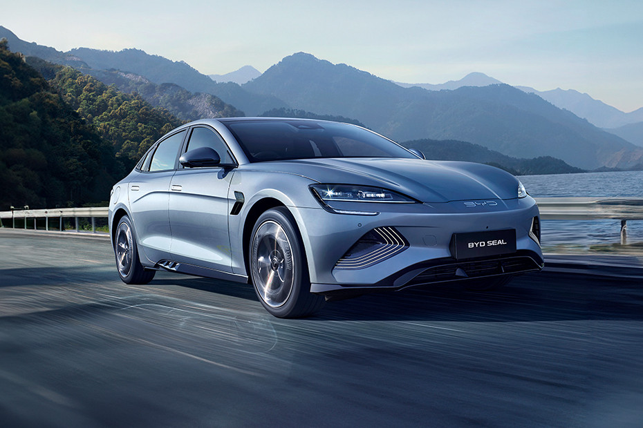byd-seal-front-angle-low-view-220220