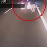 电动车没电抛锚在路上 两人下来推车被撞死