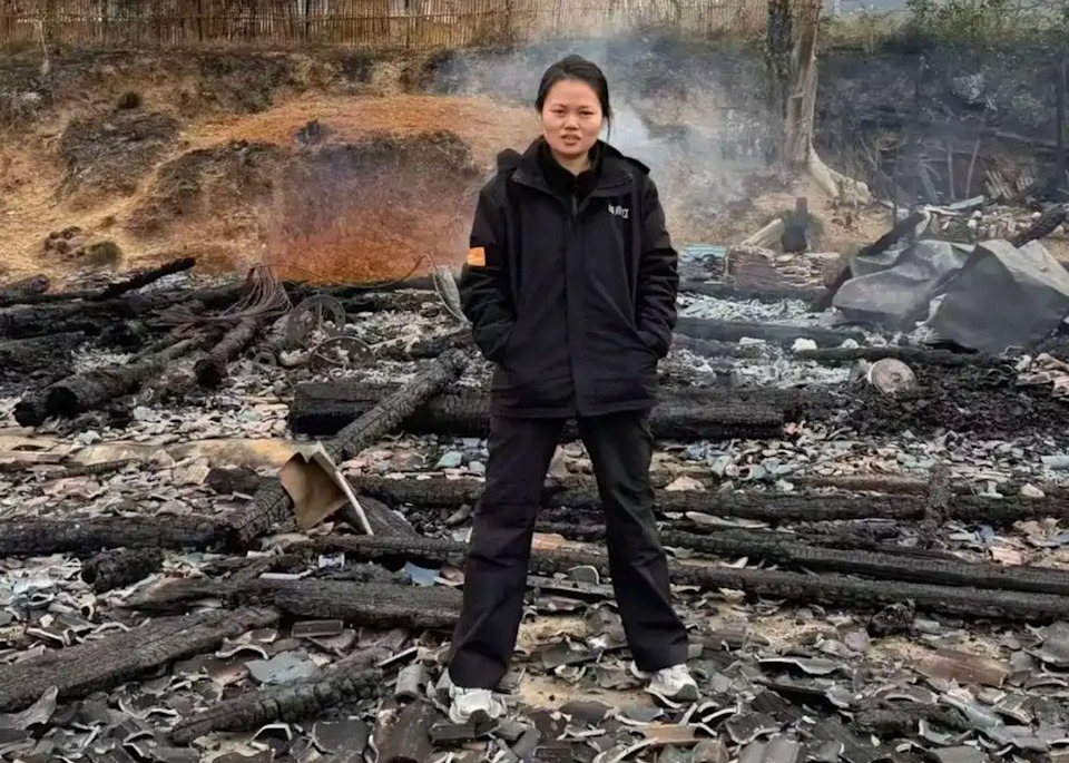 e88081e5aeb6e8a2abe681b6e781abe783a7e58589efbc81e4b990e8a782e5a6b9e5ad90e7ab99e59ca8e6ae8be9aab8e5898de2809ce5beaee7ac91e2809de59088