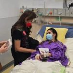 女佣大火中紧抱婴儿救命 被誉为“现代英雄”