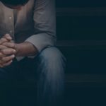 儿子担心妈妈被诈骗报警 警方到场揭穿不伦恋