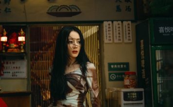 迪丽热巴宣传照“变脸” 遭疯传是“假人”或“替身”