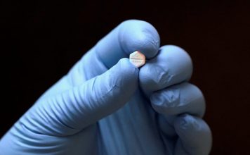 趁女友熟睡强塞堕胎药 男子致胎儿死亡被控6罪