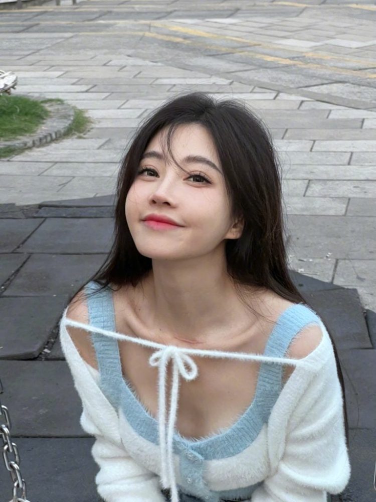 ycrpfsRXjsG-ilmzj5NN0w6IxhiXAq2zcOiFynDohco-768x1024