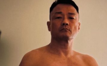 男星浴室拍片惹议 真相曝光网友傻眼