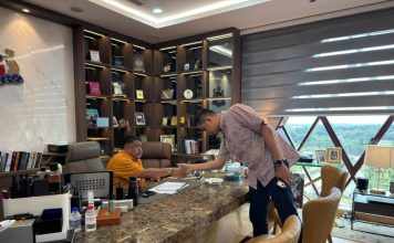 疑似发“告别文” 阿克马突然会见甲首长