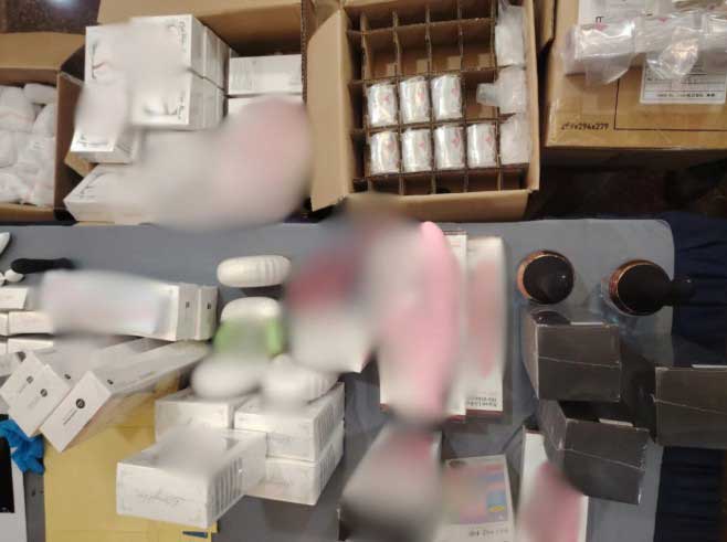 20260106CPKK29c_CUSTOM_ADULT_TOYS_CR260106tpmB01