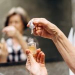 七旬阿嬷设美容投资骗局 骗美容师及顾客百万令吉