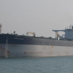 美拟登船扣押油轮 俄出动潜艇护航