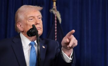 伊朗封锁镇压示威 特朗普:美国已经准备好了