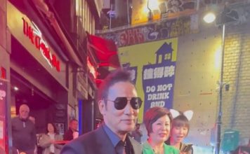 任达华深夜空降兰桂坊 贴身西装尽显神级身材