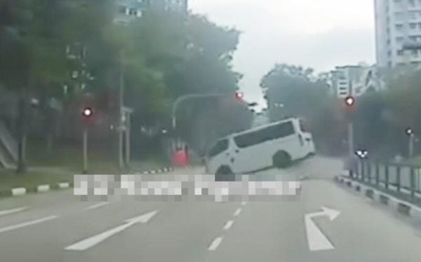 SM9-141933-POLICE-600x374