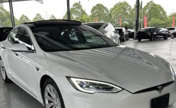 全面转向人形机器人 Tesla宣布将停车2电动车