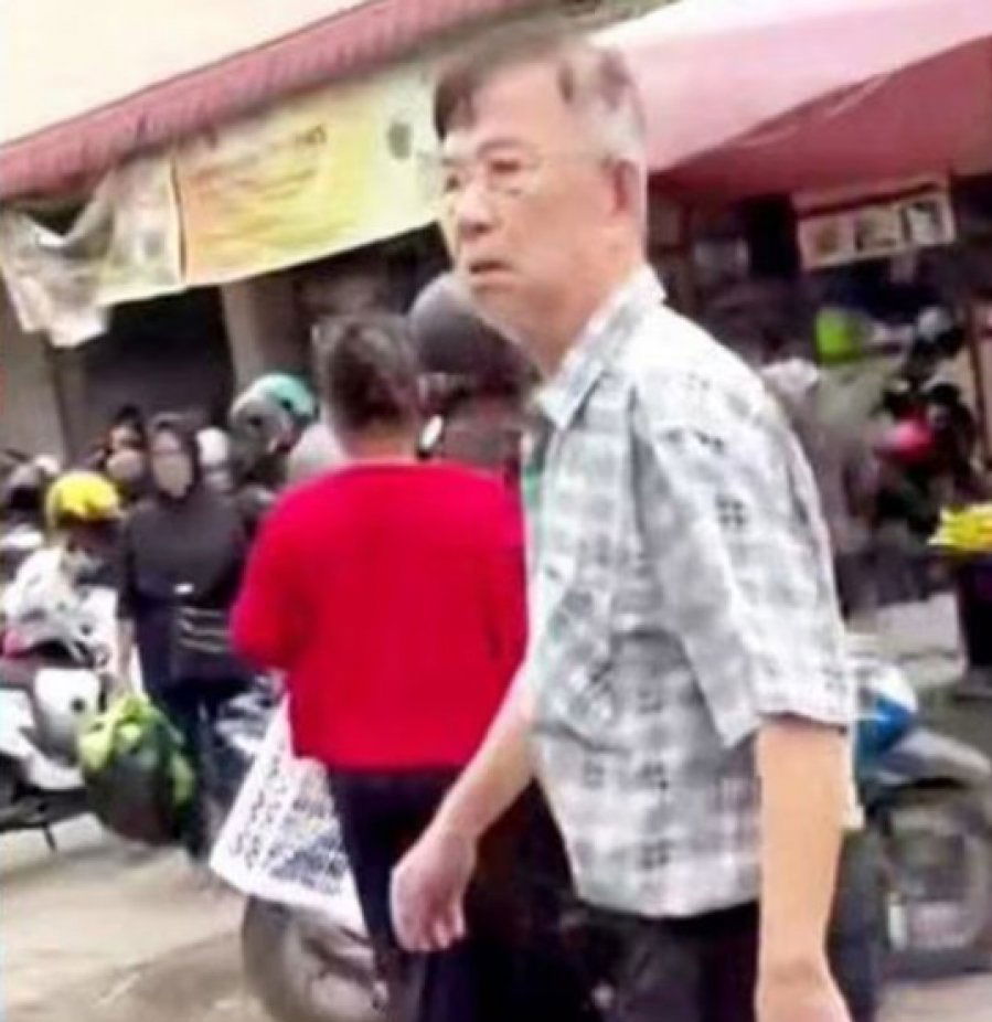 cb53bf5f749e79f7d981eec6a4e2bbce