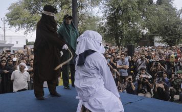 史上最严厉刑罚 未婚男女遭鞭刑140下