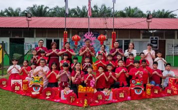 校园贺岁歌再爆红 一华小原创曲两天破万点击